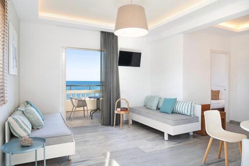 Tropicana Beach Resort Сталос Экстерьер фото